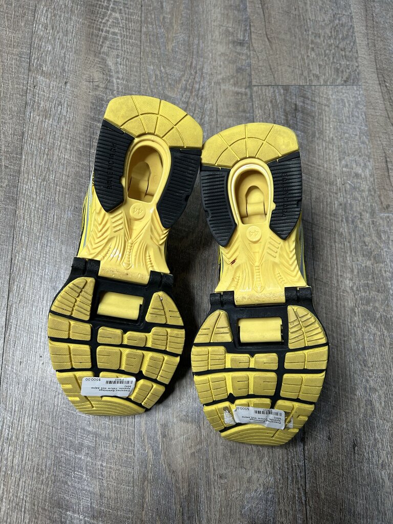 Preowned Balenciaga Xpander Yellow size 44(no box)