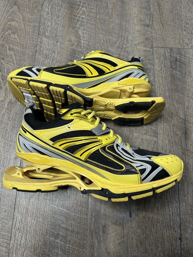 Preowned Balenciaga Xpander Yellow size 44(no box)