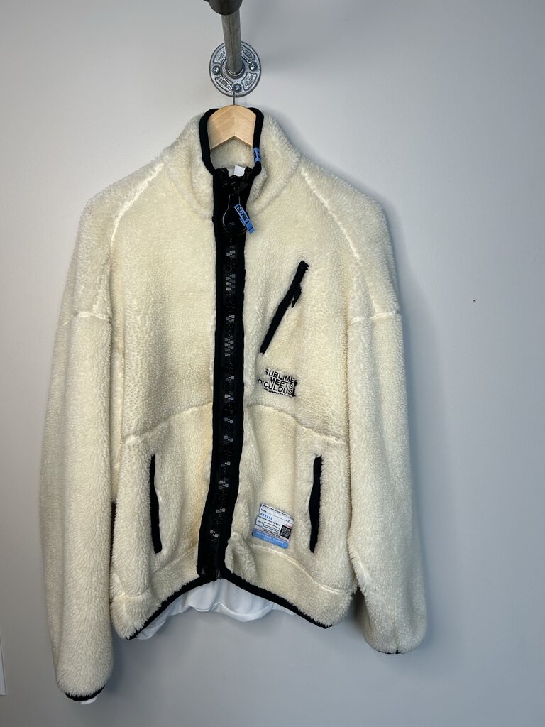 New MMY TNF Sherpa Jacket Size 46