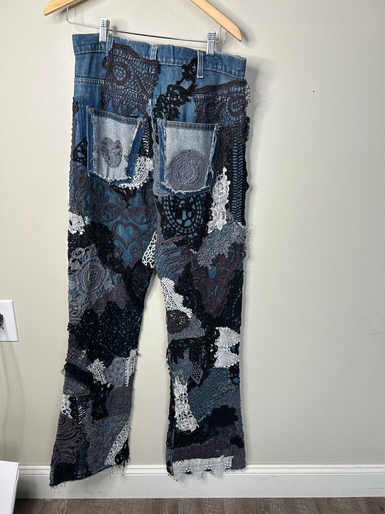 New Earthling VIP Black Grey Floral Denim Size 32