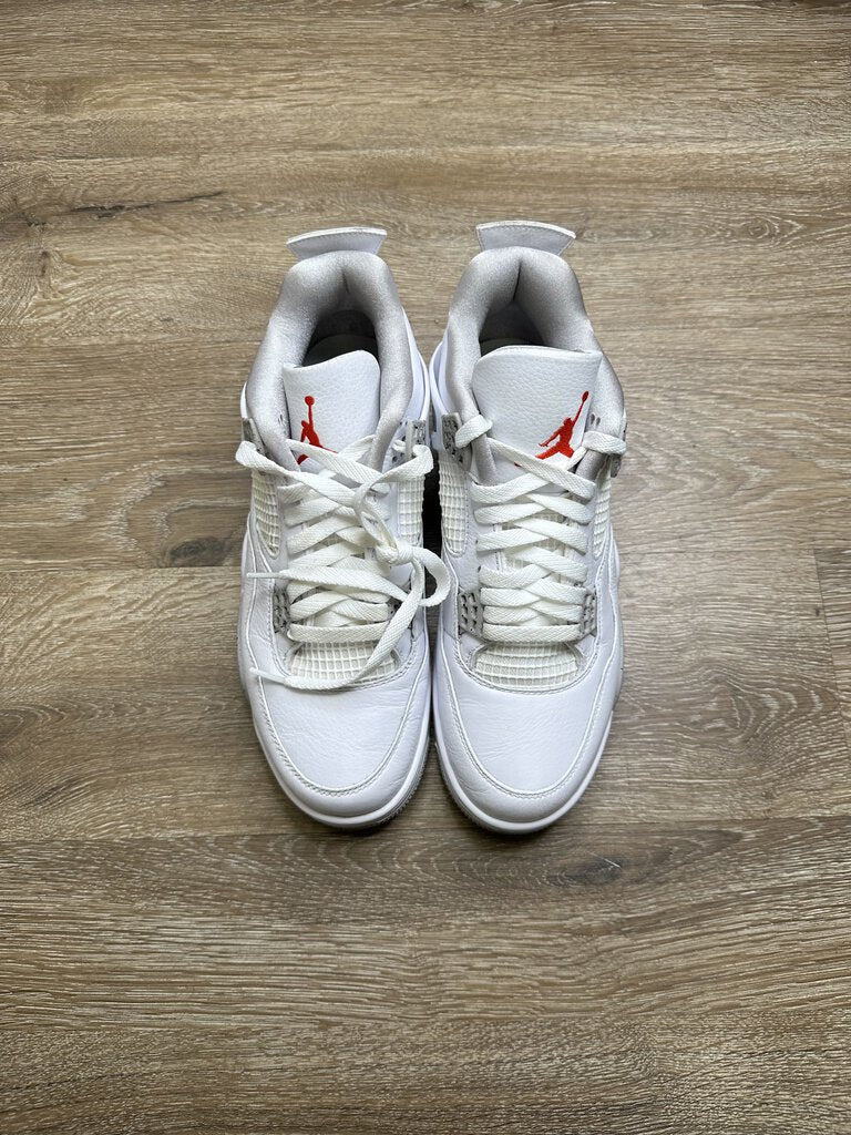 Preowned Jordan 4 White Oreo Size 9