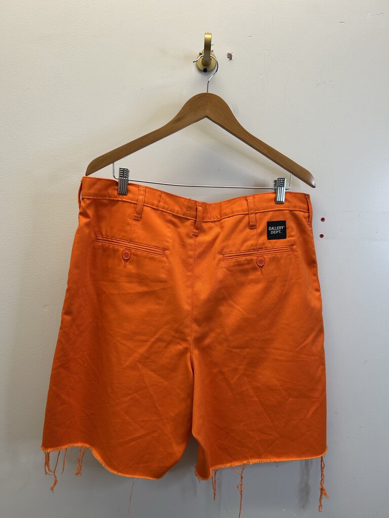 Preowned Gallery Dept. Orange Shorts Size 37