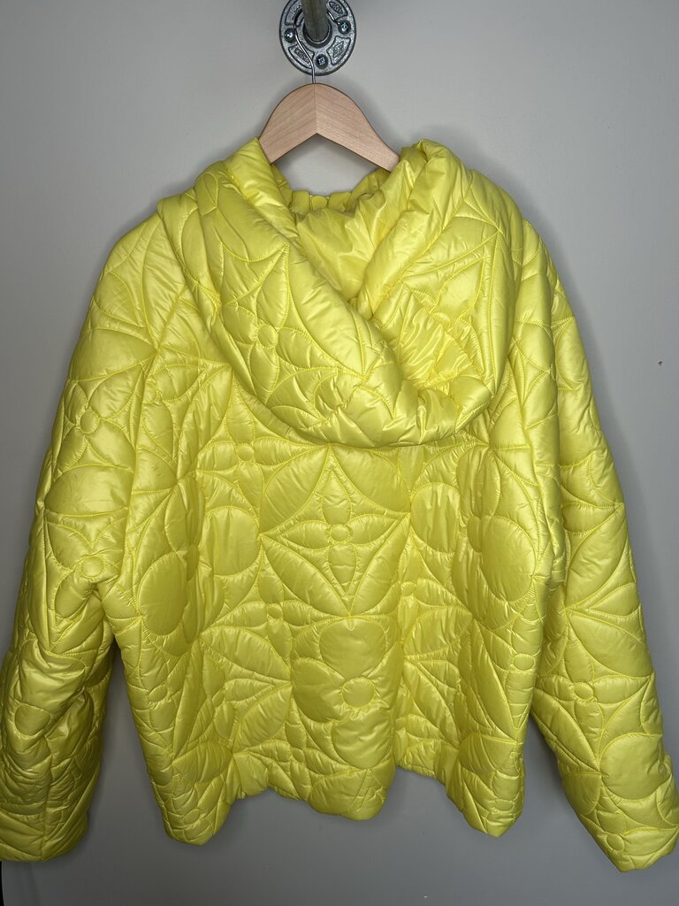 Preowned Louis Vuitton Floral Puffer Zip Yellow sz.56