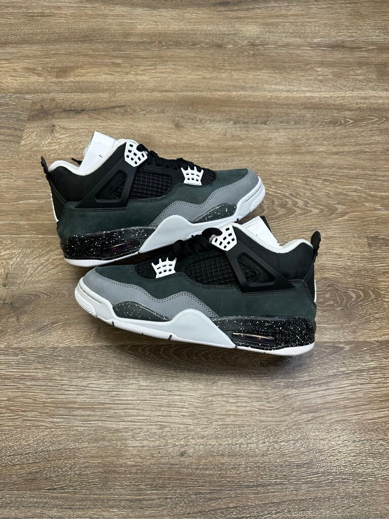 Preowned Jordan 4 Fear Size 8