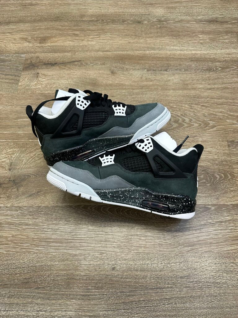 Preowned Jordan 4 Fear Size 8