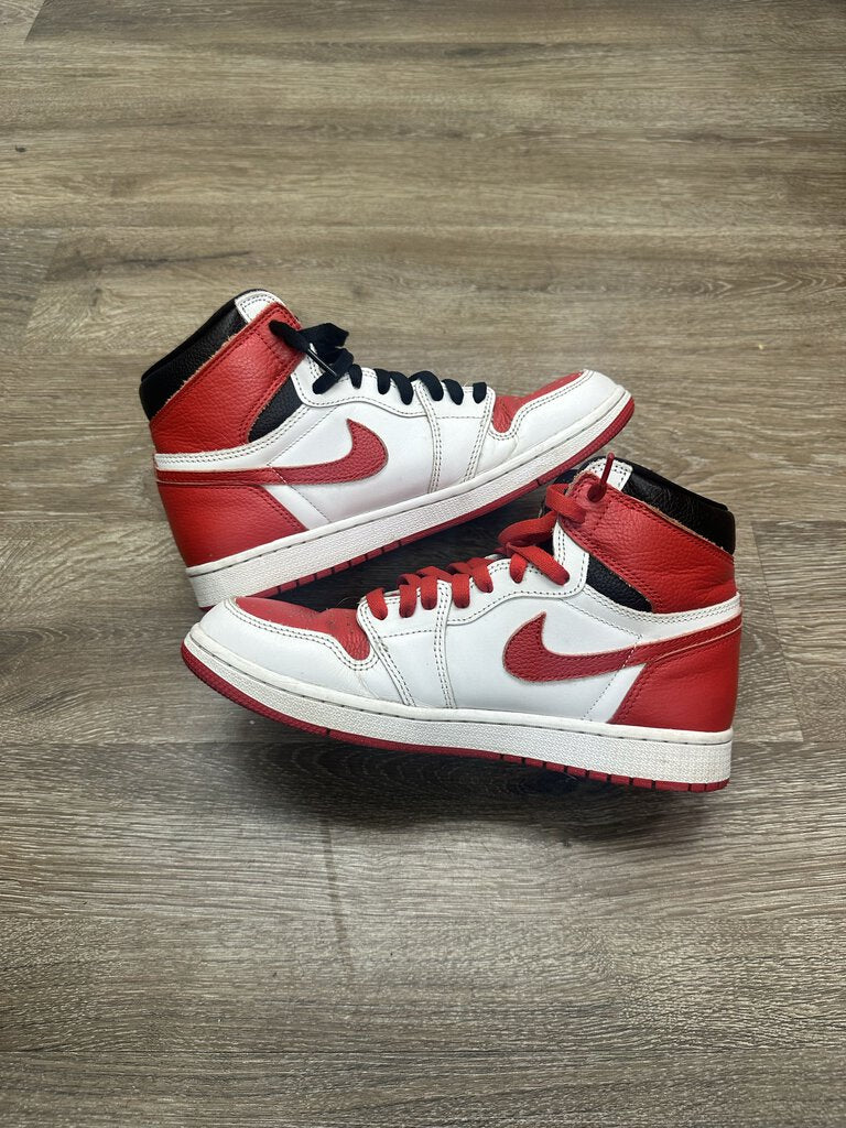 Preownedd Jordan 1 Heritage Size 8.5