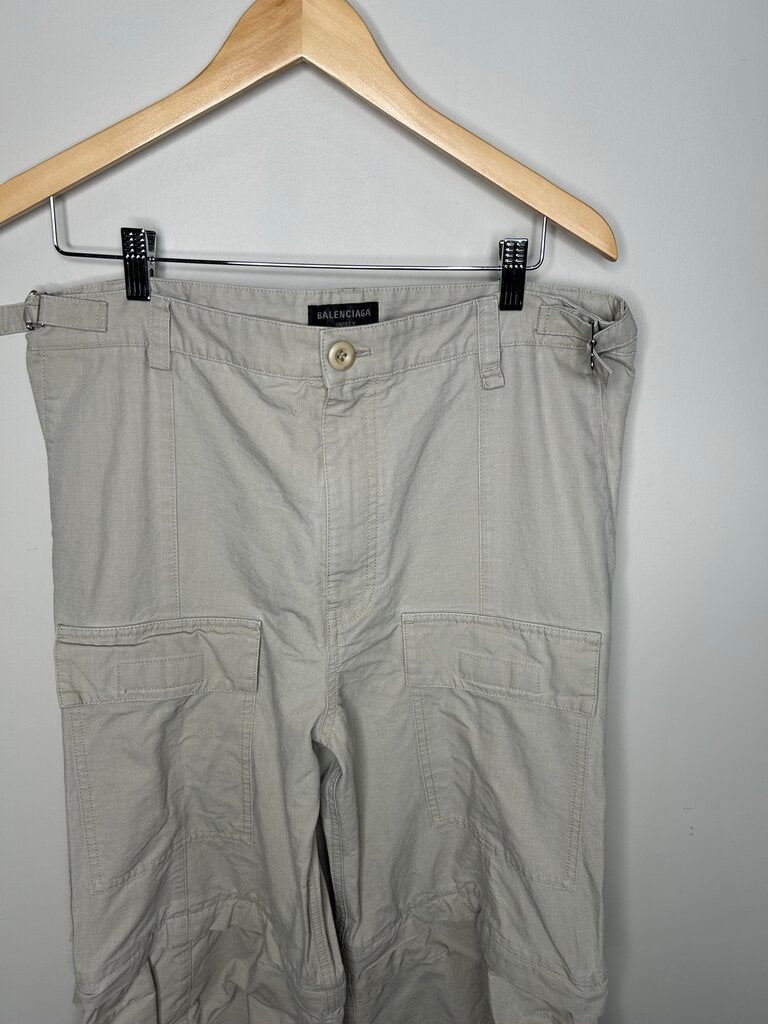 Preowned Balenciaga Cream Flare Cargo Size Large