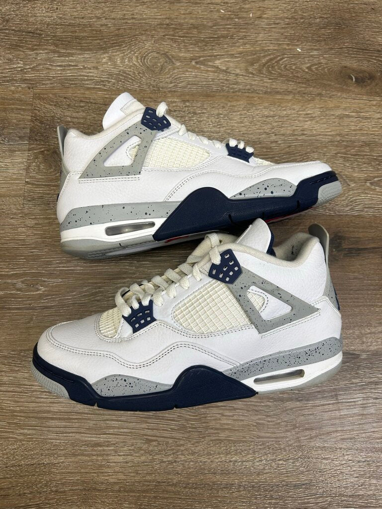 Preowned Jordan 4 Midnight Navy Sz.8.5