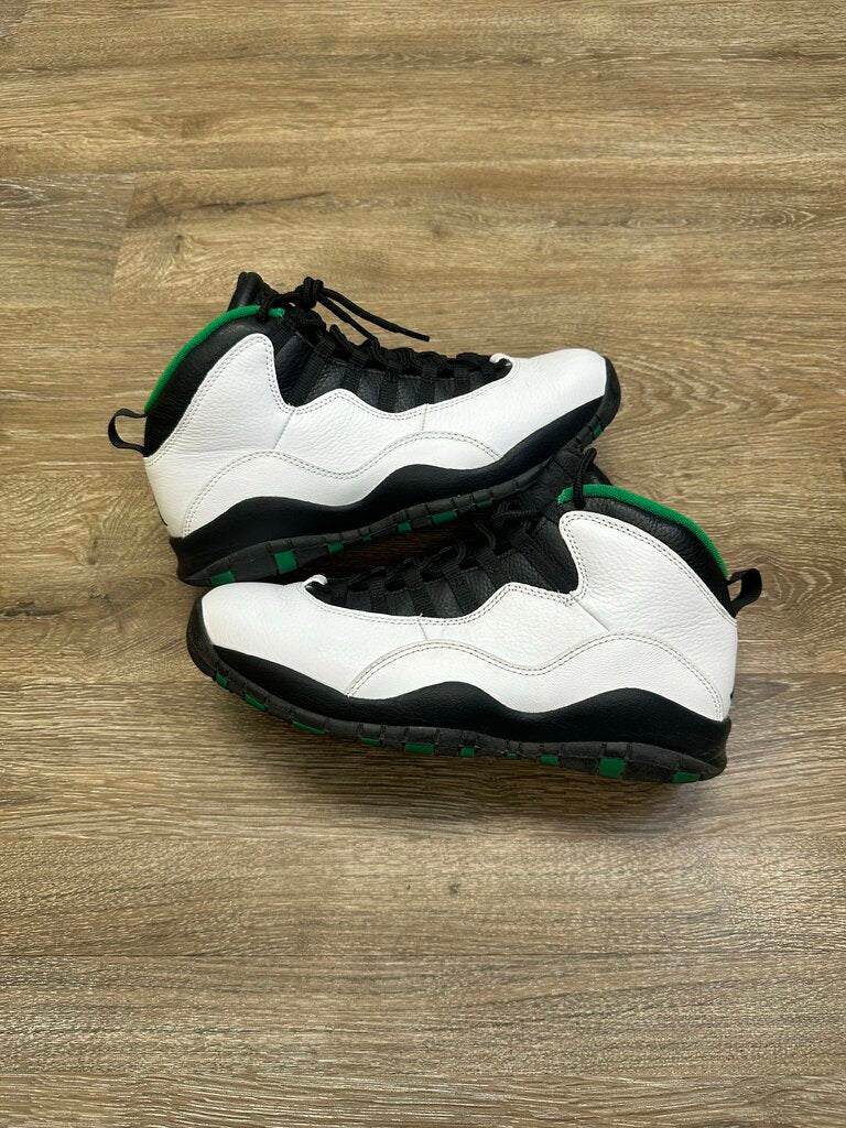 Preowned Jordan 10 Court Green Size 9.5