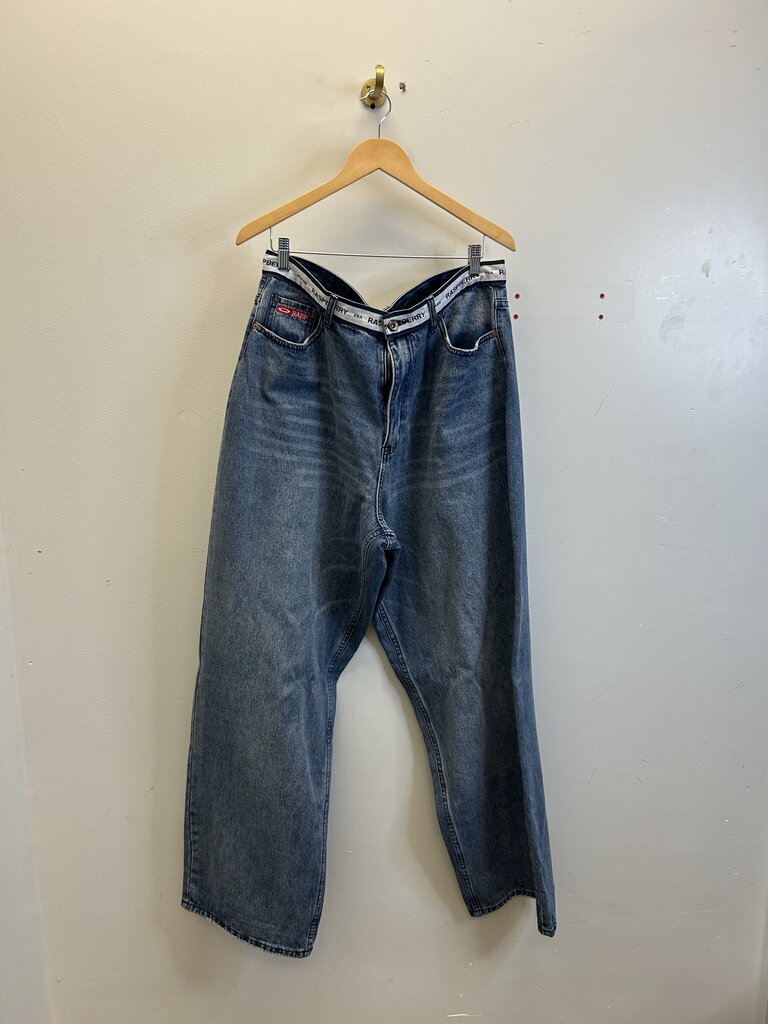 New GV Raspberry Baggy Lightwash Jeans size S