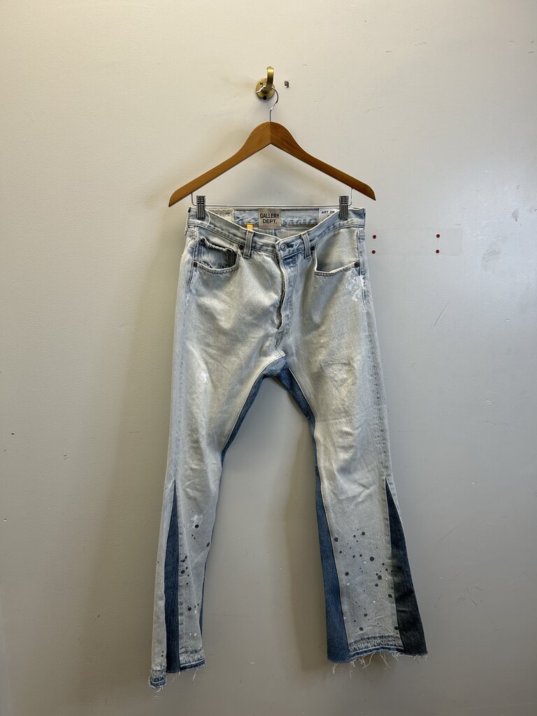 Preowned Gallery Dept. Lightwash Flare Denim Size 30