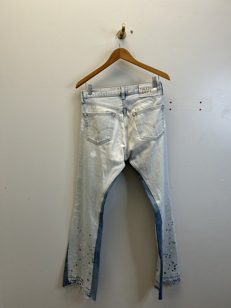 Preowned Gallery Dept. Lightwash Flare Denim Size 30