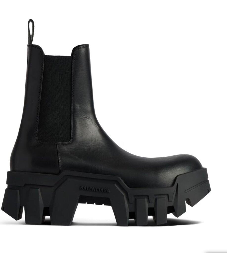 New Balenciaga Szcheeeyuh Size 44