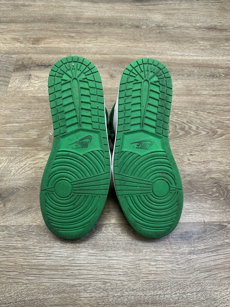 Preowned Jordan 1 Lucky Green Sz.9.5