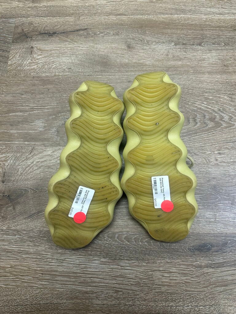 Preowned Yeezy 450 Resin size 8.5 (no box)