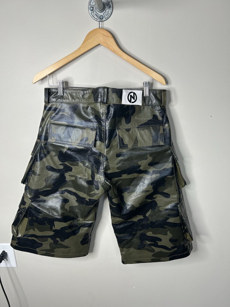 New NYRVA Camo Leather Cargo Shorts Size 30