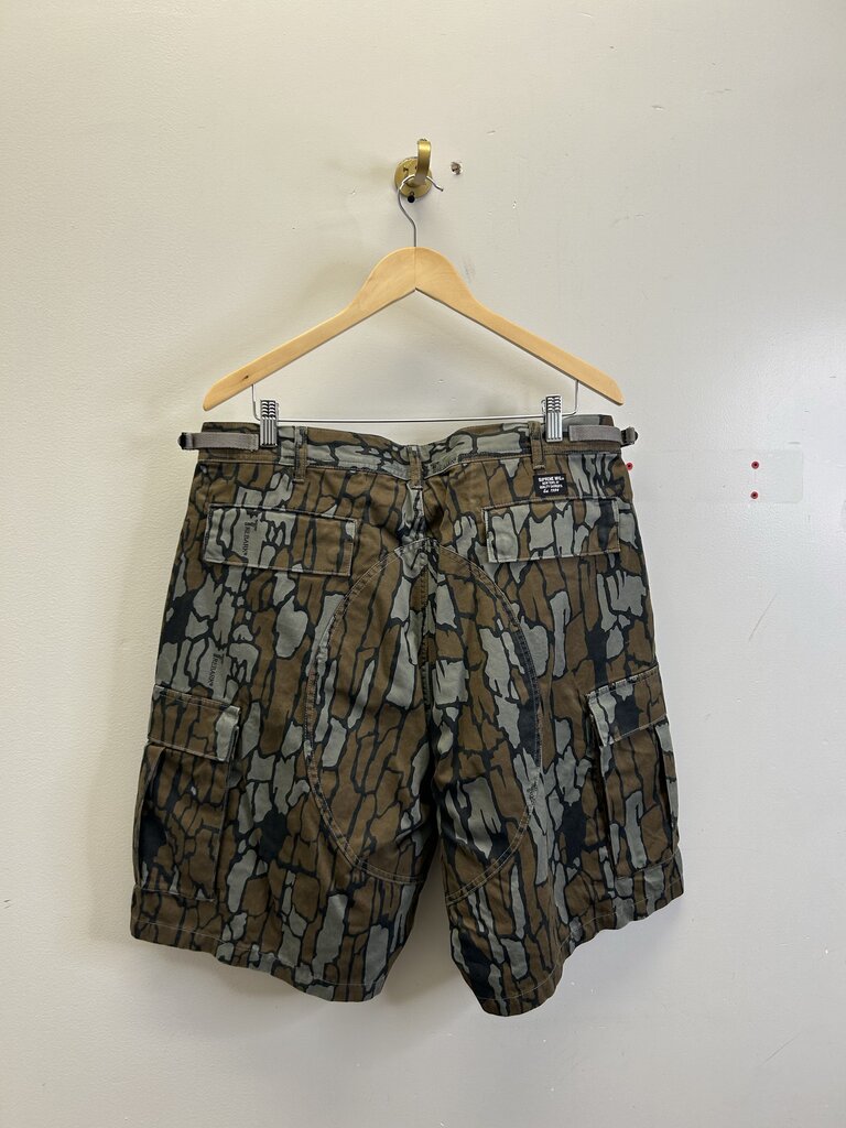 New Supreme Mossy Camo Shorts Sz.34