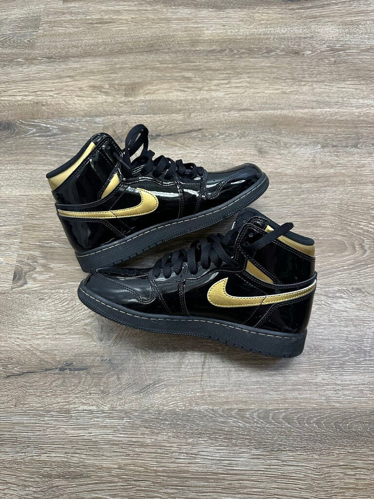 Preowned Jordan 1 Metallic Gold Sz.7y (No Box)