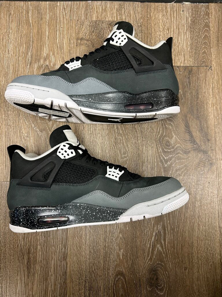Preowned Jordan 4 Fear size 11.5