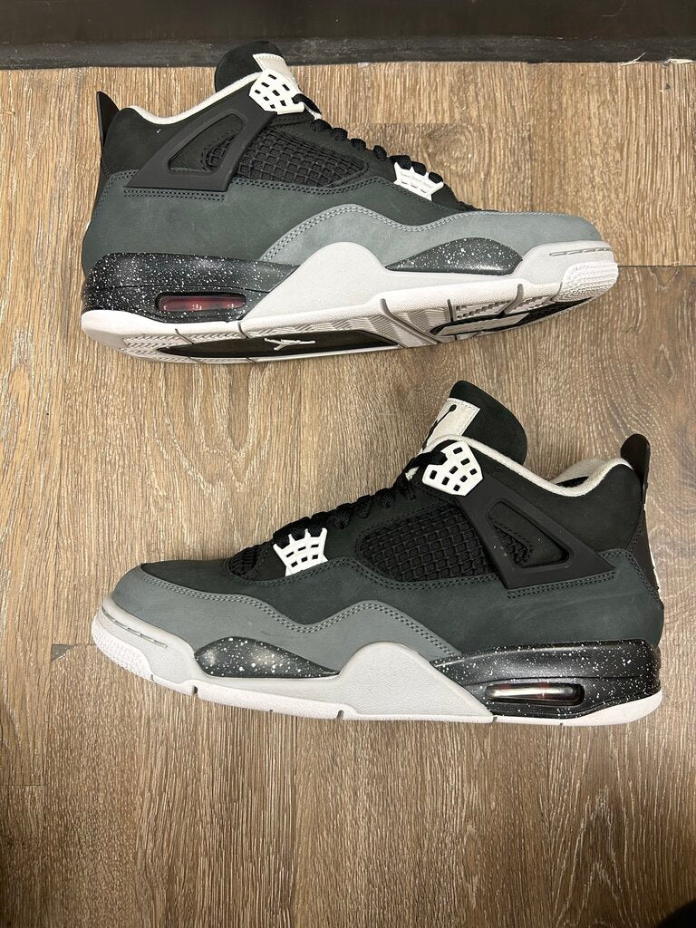 Preowned Jordan 4 Fear size 11.5
