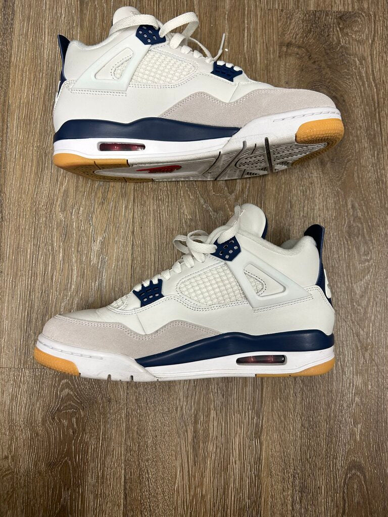 Preowned Jordan 4 Navy SB Size 9