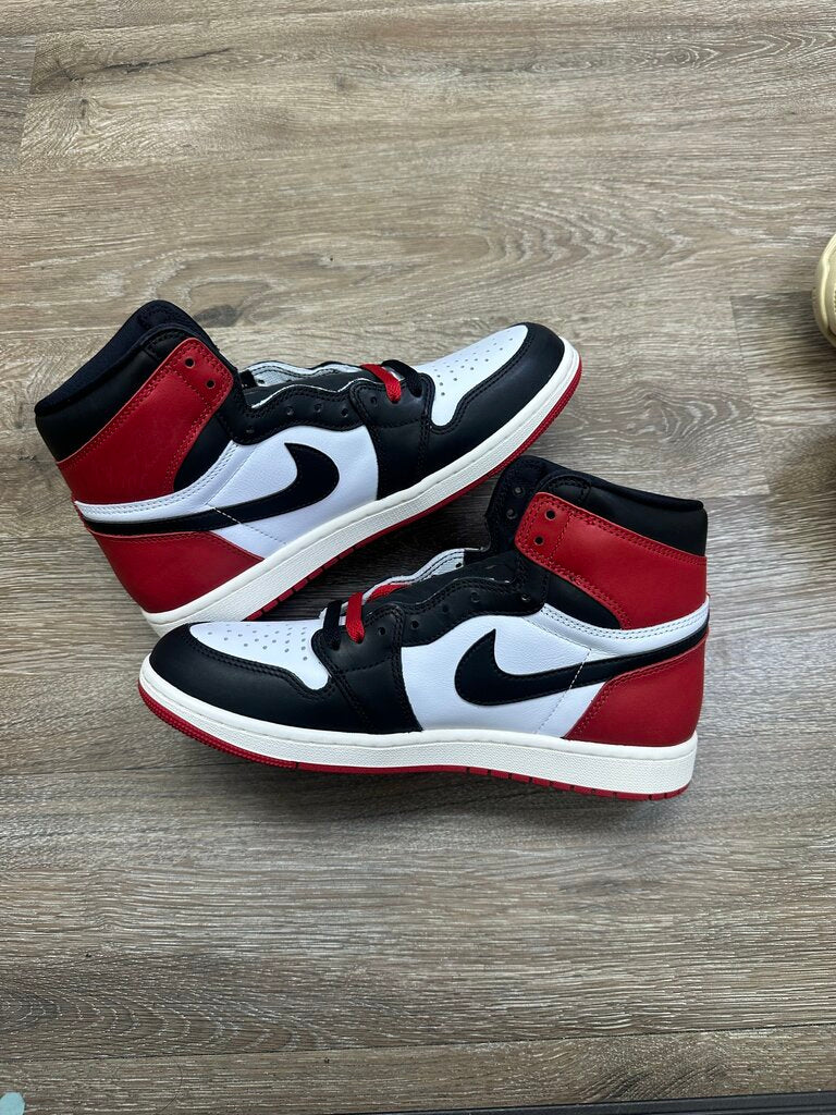 New Jordan 1 Bred Toe Size 12.5