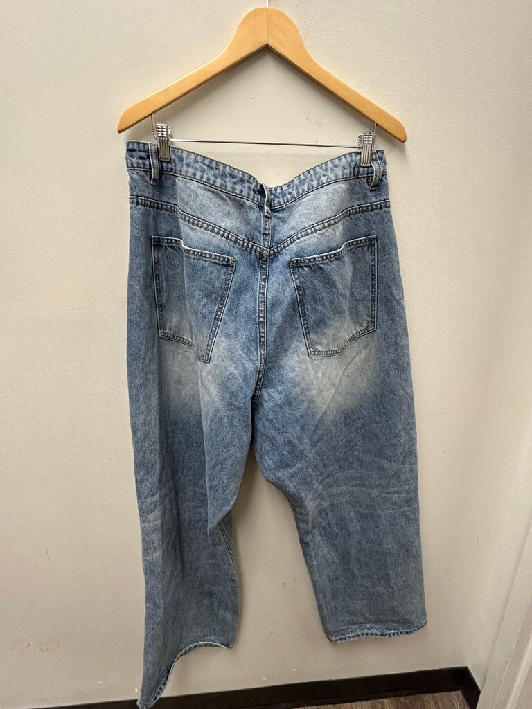 Preowned HMDD Lightwash Vertical Logo Jeans size XL