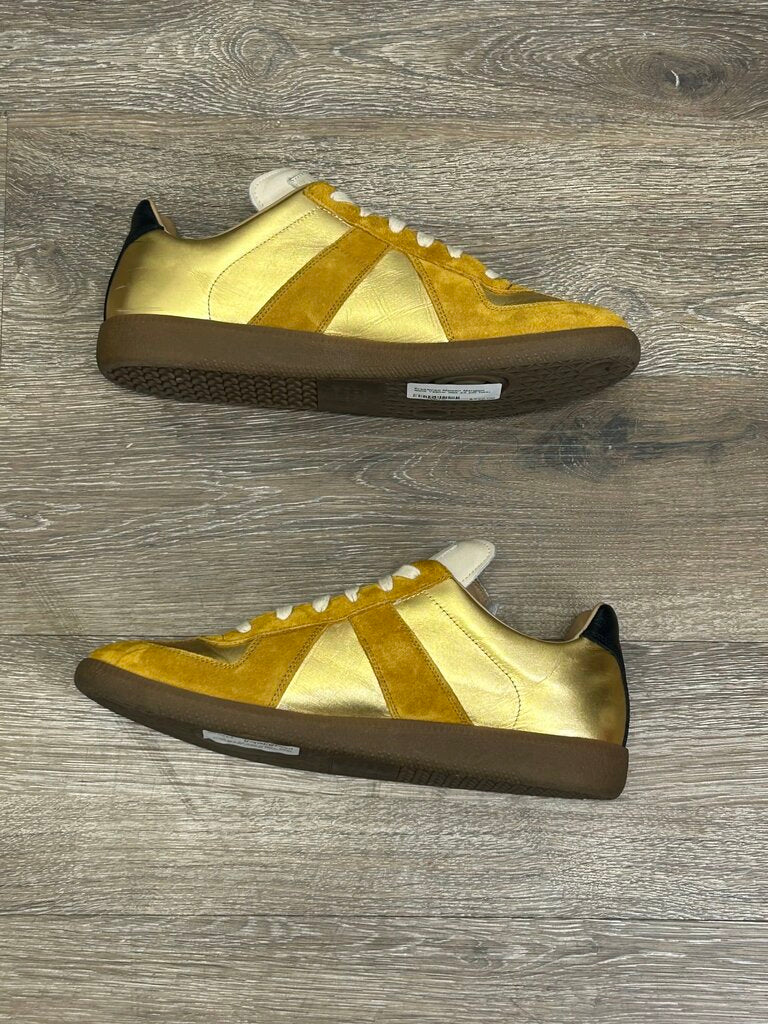 Preowned Maison Margiela Gold Yellow size 43 (no box)
