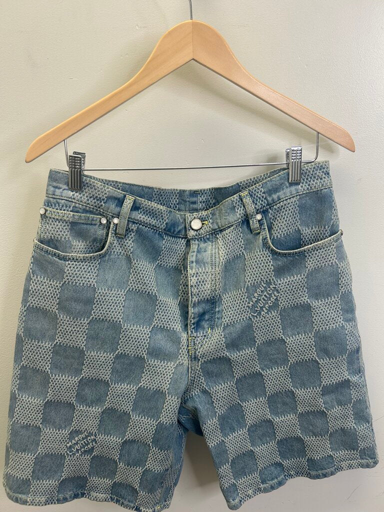 Preowned Louis Vuitton Pharrell Damiere Lightwash Denim Short sz.32