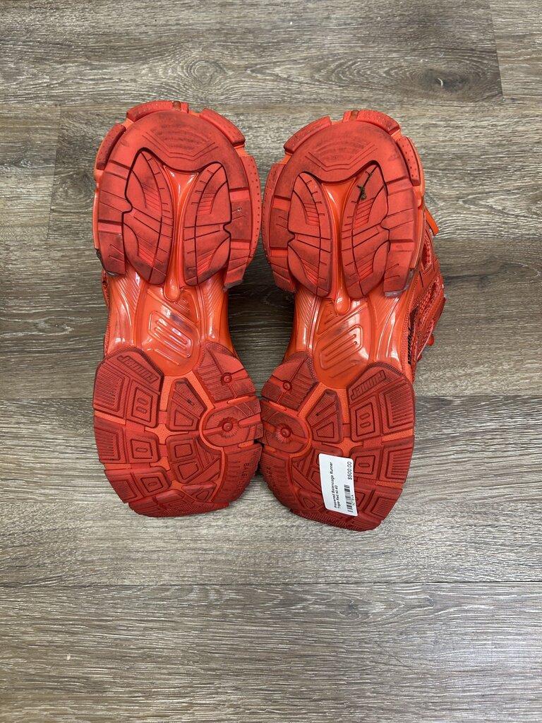 Preowned Balenciaga Runner Triple Red sz.40