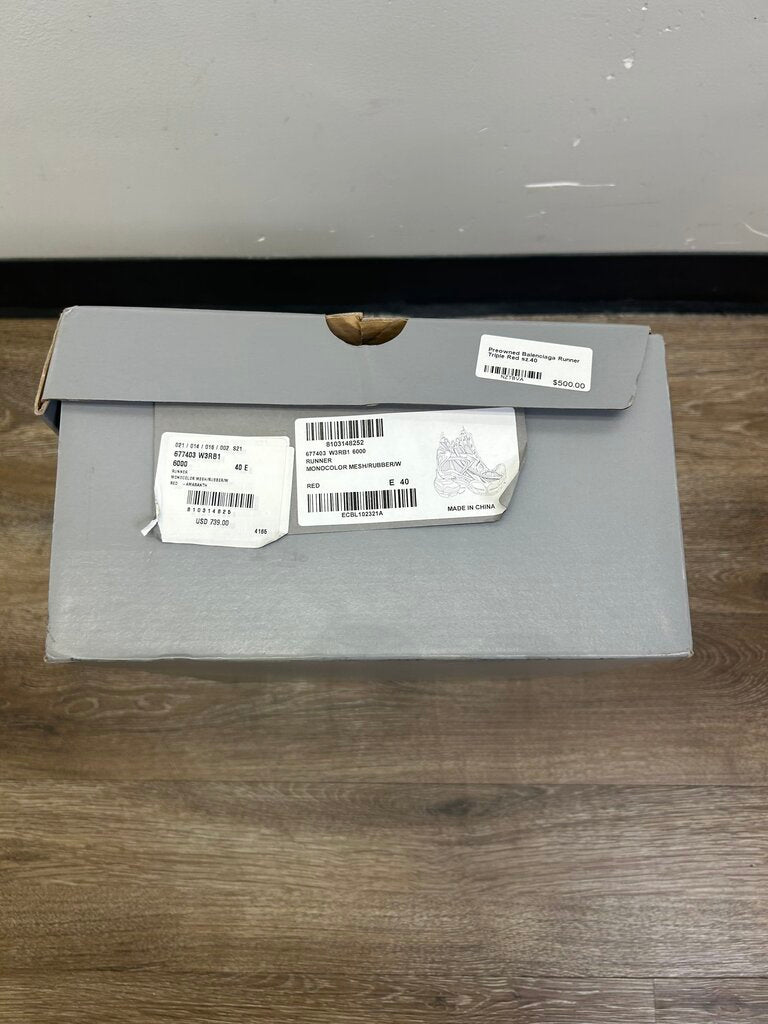 Preowned Balenciaga Runner Triple Red sz.40