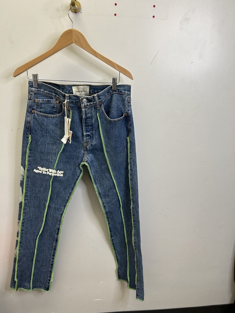New Better With Age Lightwash Lime Green Jeans size 30