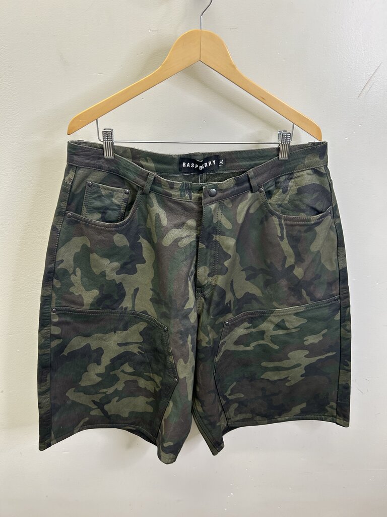 New GV Gallery Camo Leather Double Knee sz.XL