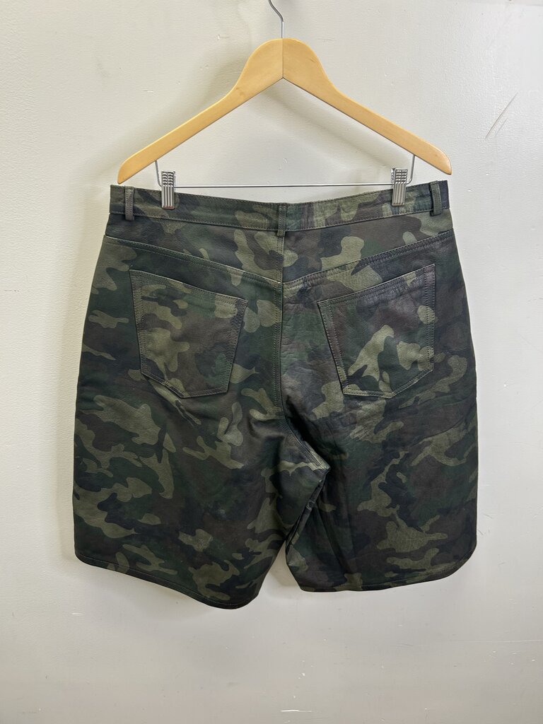 New GV Gallery Camo Leather Double Knee sz.XL
