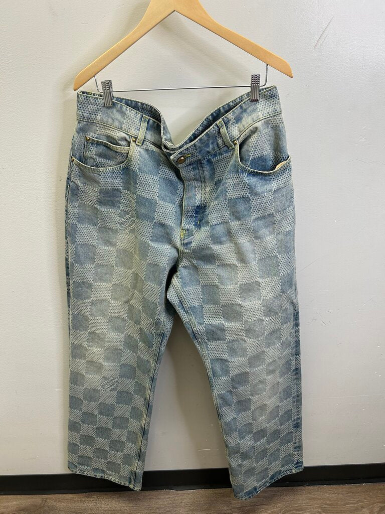 Preowned Louis Vuitton Skate Damiere Pharrell Lightwash Denim sz.40 2025