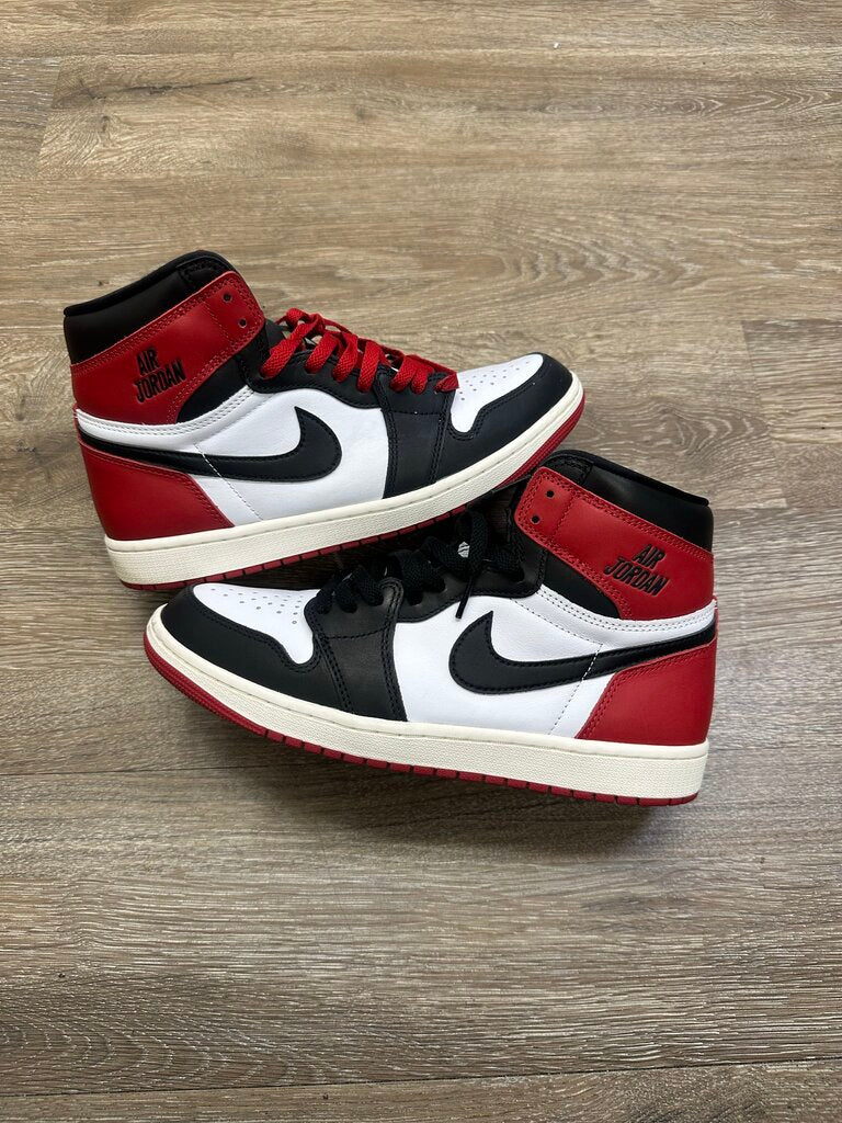 Preowned Jordan 1 Black Toe Size 9.5