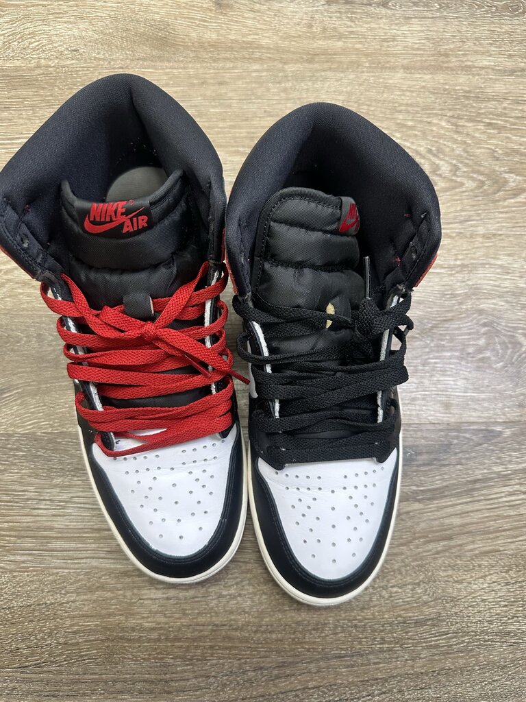 Preowned Jordan 1 Black Toe Size 9.5