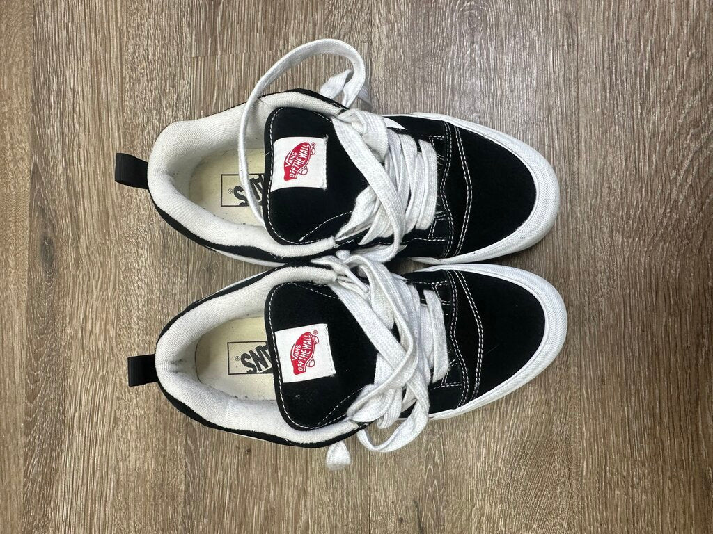 Preowned Vans New Skool Sz.8.5 (No Box)