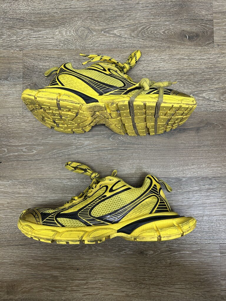 Preowned Balenciaga 3XL Yellow sz.45