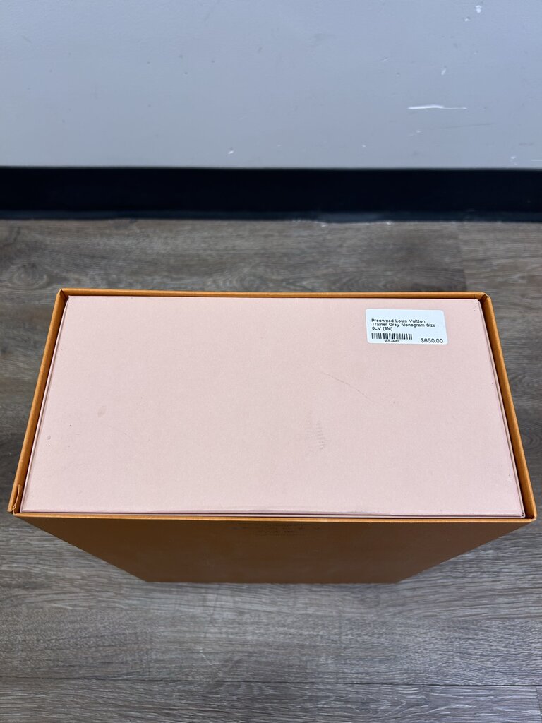 Preowned Louis Vuitton Trainer Grey Monogram Size 6LV (8M)