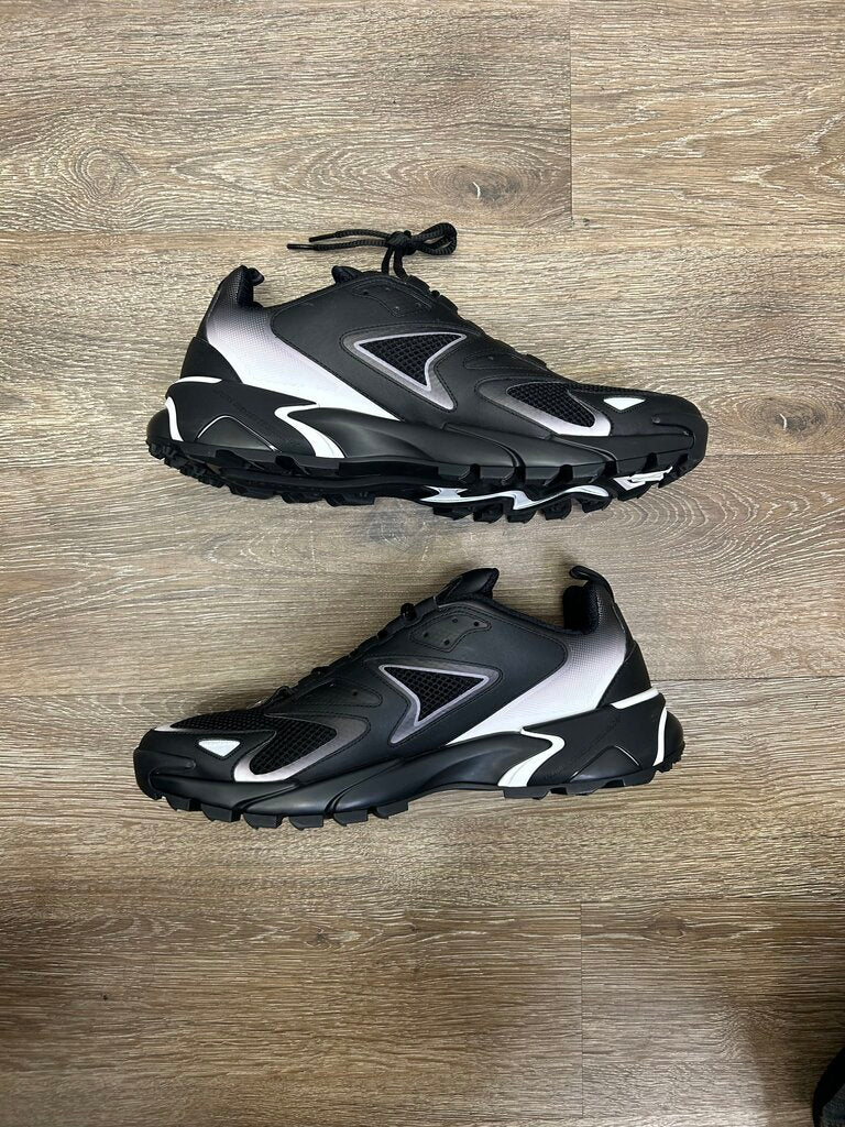 Preowned Louis Vuitton Tactic Black White Size 10LV (12M)