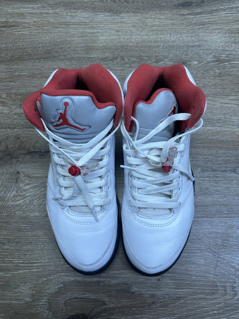 Preowned Jordan 5 Fire Red size 8(no box)