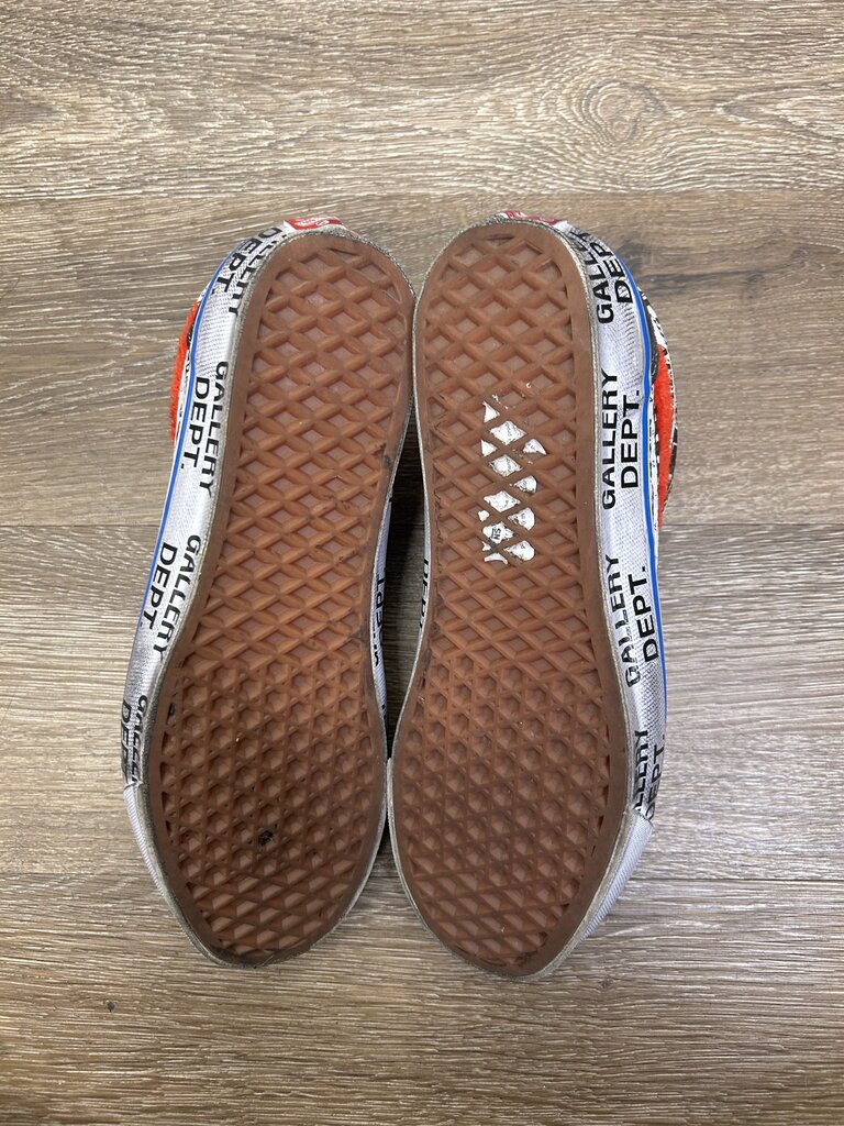 Preowned Gallery Dept. Vans Size 8.5