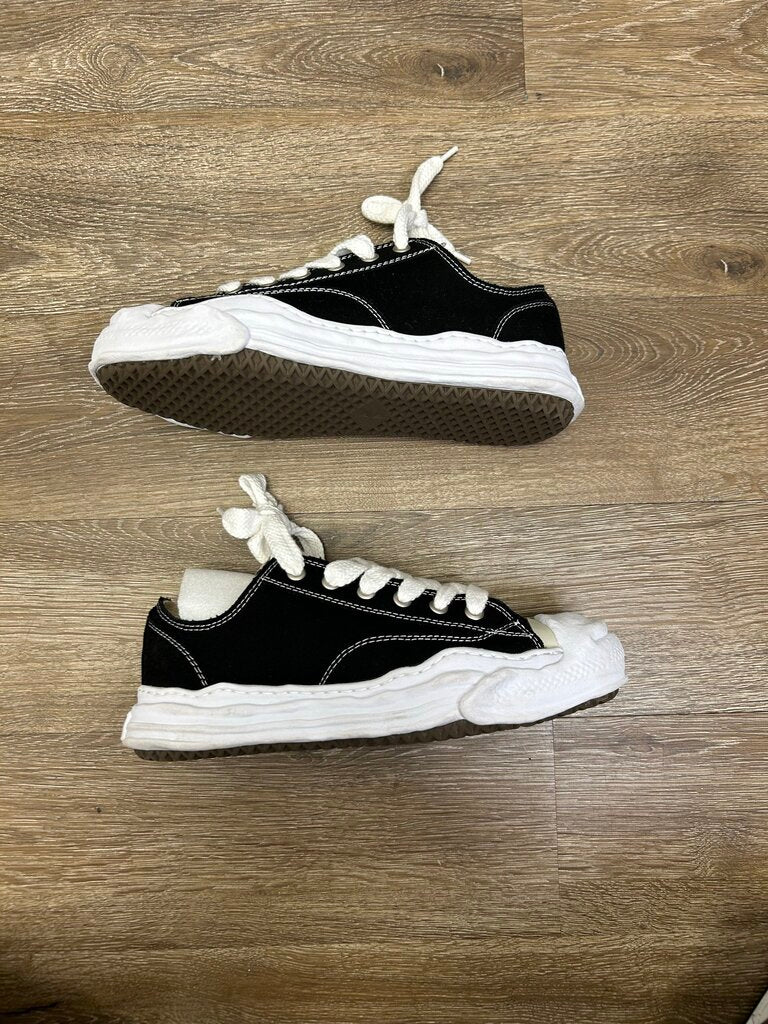 Preowned MMY Converse Low Black White Size 45