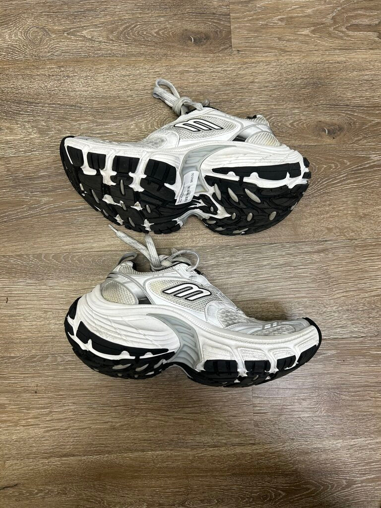 Preowned Balenciaga 6XL Grey Size 41