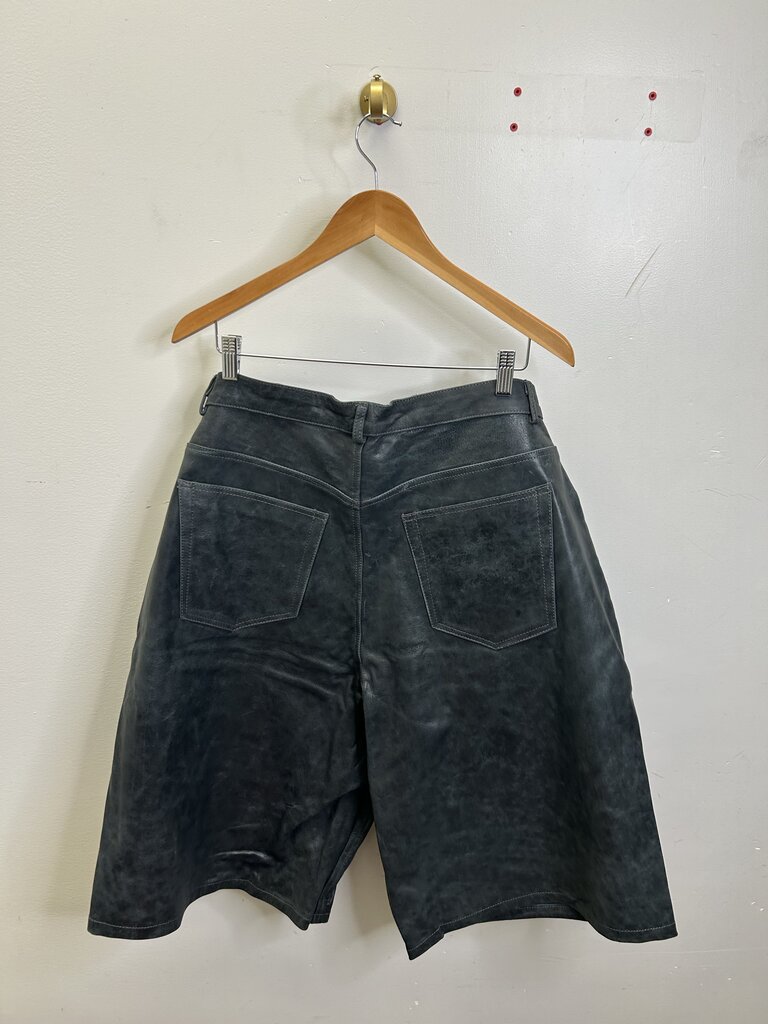 New Gv Gallery Black Leather Shorts Size Large