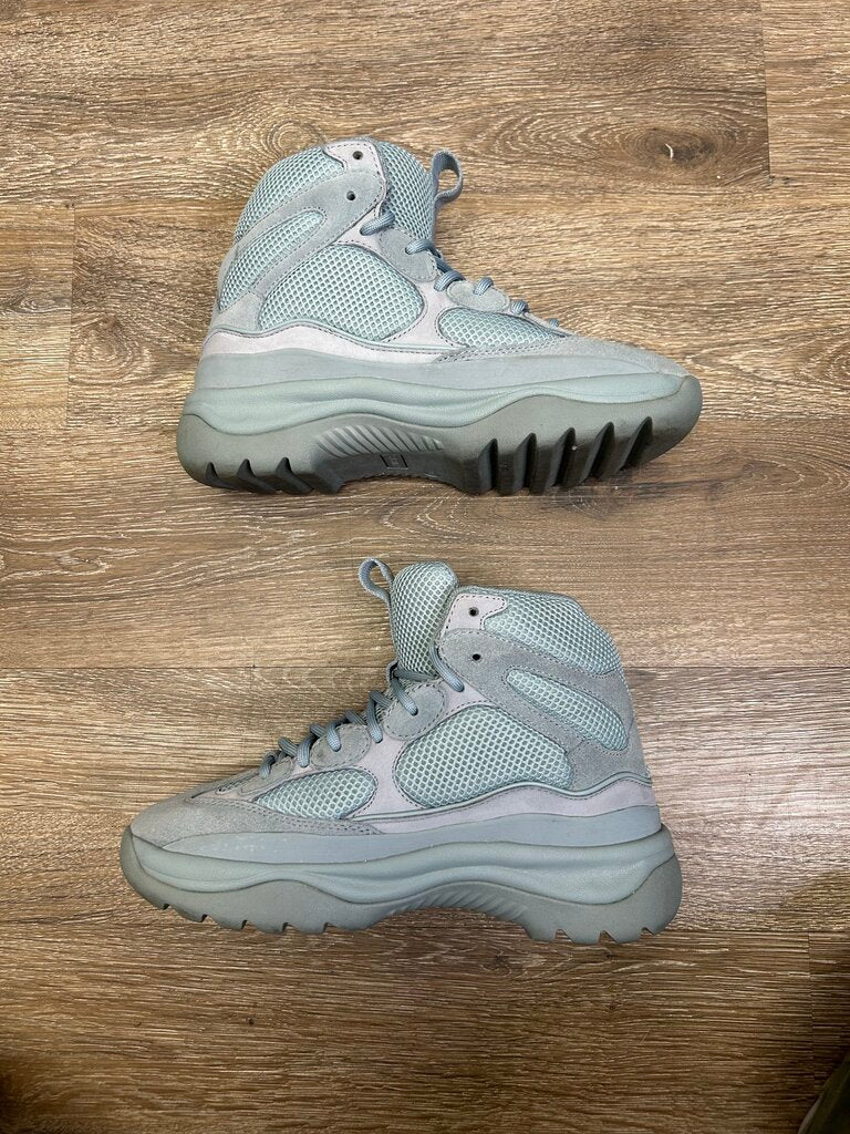 Preowned Yeezy Desert Boot Hospital Blue sz.8