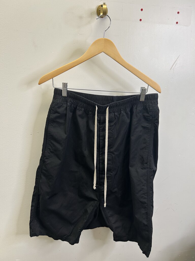 Preowned Rick Owens Black Nylon Shorts size M