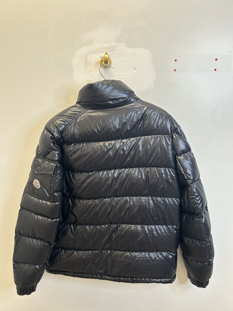 Preowned Moncler Black Puffer Size 4