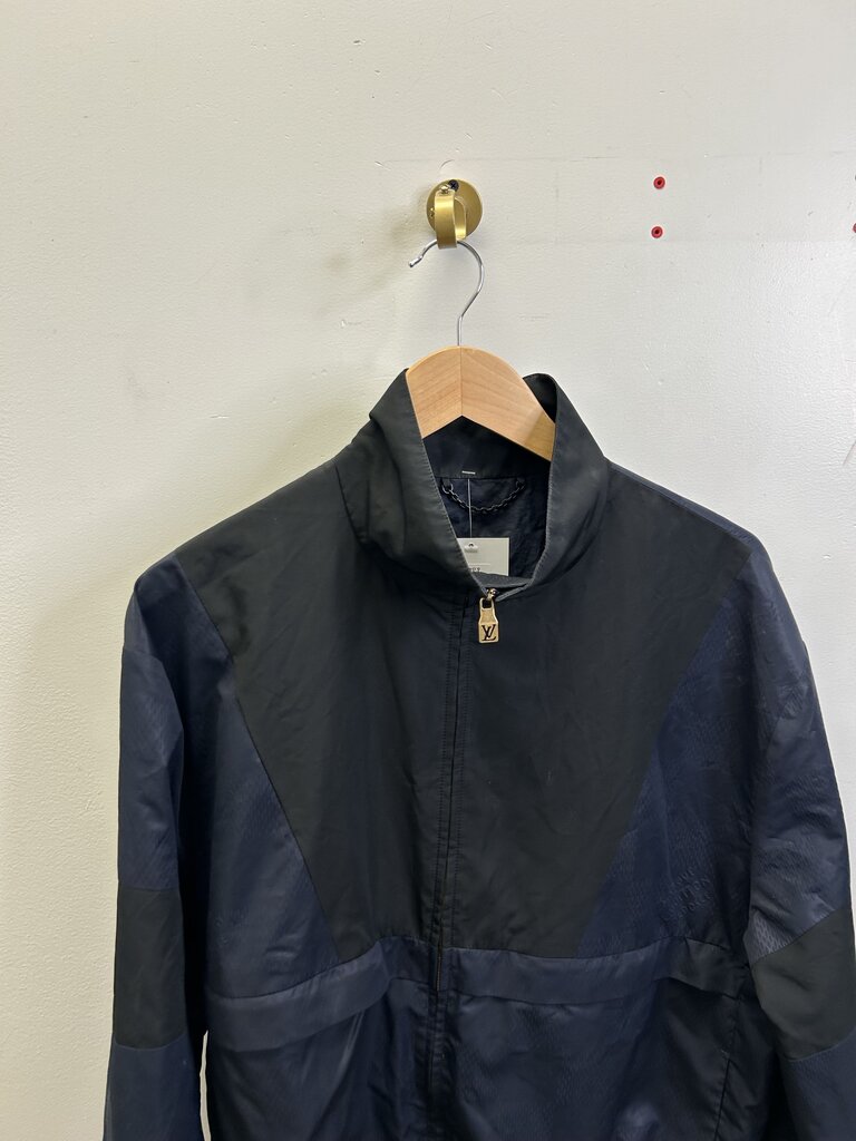 Preowned Louis Vuitton Damier Navy Black Nylon size S